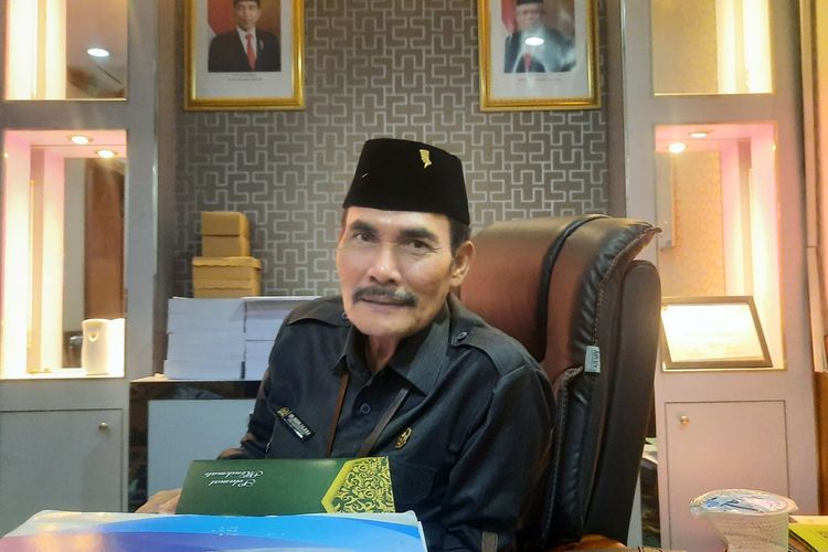Ketua DPRD Kabupaten Blora sekaligus Ketua DPC PDI-P Blora, M Dasum saat ditemui wartawan di kantor DPRD Blora, Jawa Tengah, Rabu (19/6/2024)