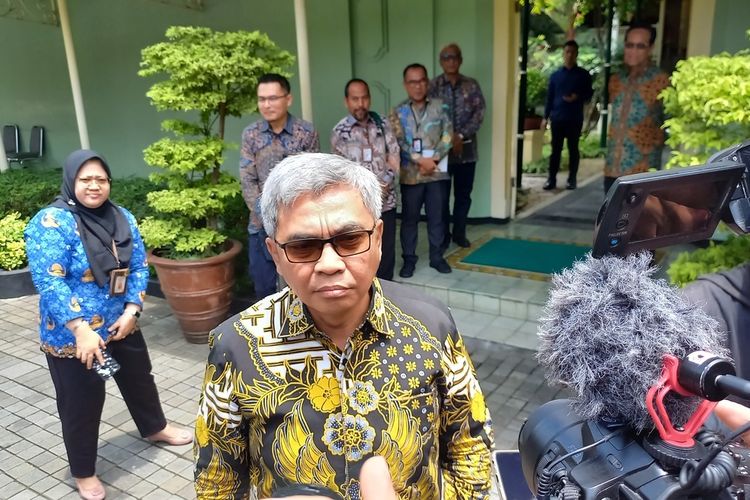 Ketua KPK Setyo Budianto saat ditemui di Kompleks Kepatihan Kota Yogyakarta, Selasa (28/10/2025)