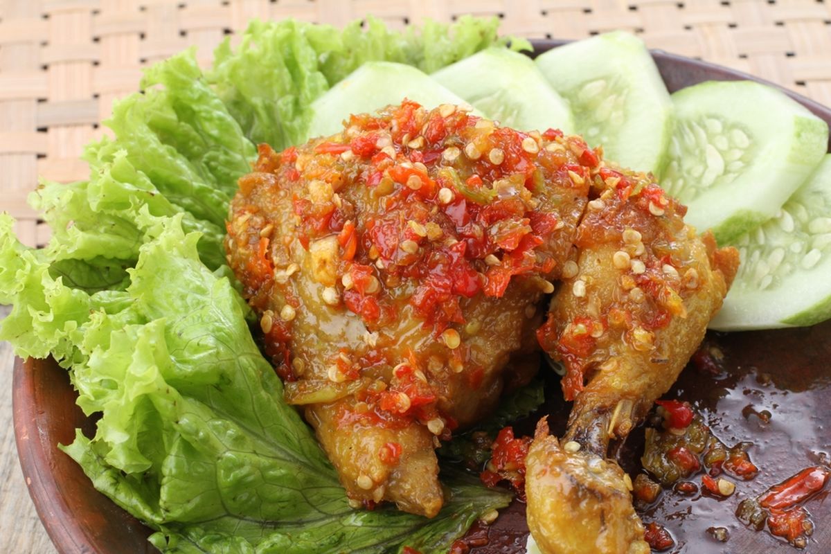 Resep Ayam Penyet Sambal Bawang Tumbuk Kasar, Praktis untuk Lauk