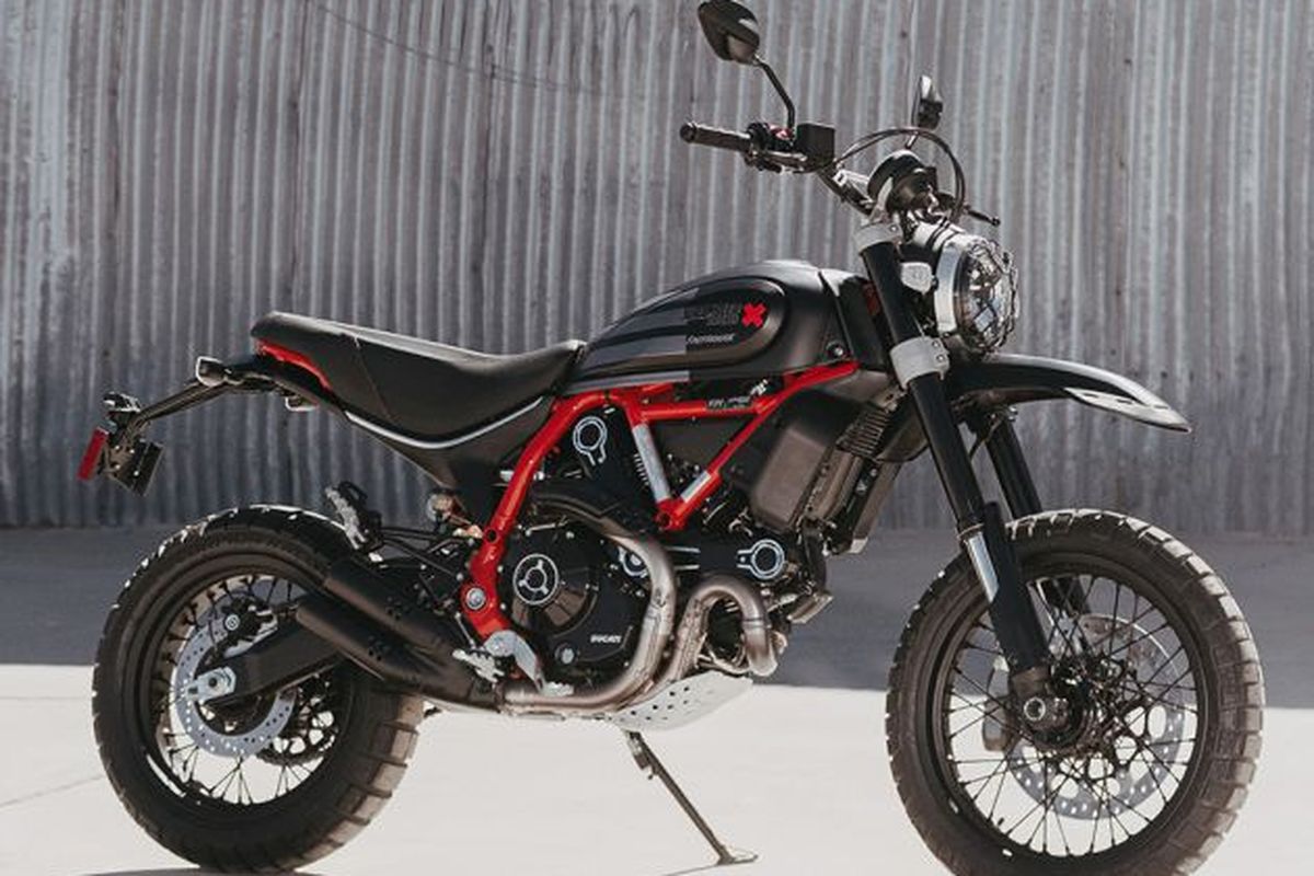 Ducati Scrambler Desert Sled Fasthouse 2021