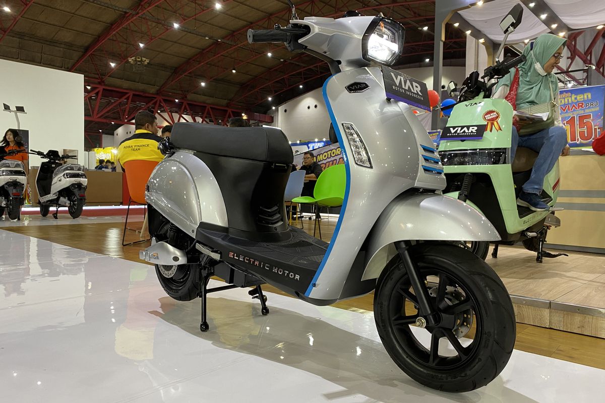 Motor listrik Viar EV1 meluncur di jakarta Fair 2023