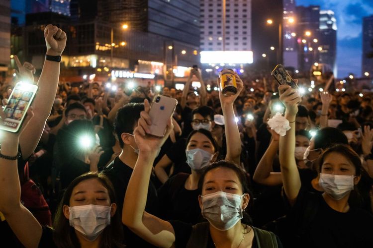 Para peserta unjuk rasa menentang UU Ekstradisi di Hong Kong.