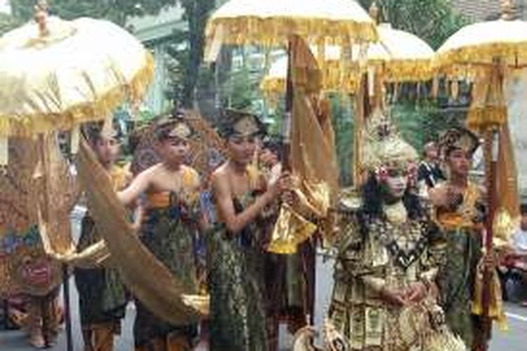 Pembukaan Denpasar Festival, Rabu (28/12/2016), dimeriahkan parade anak-anak.