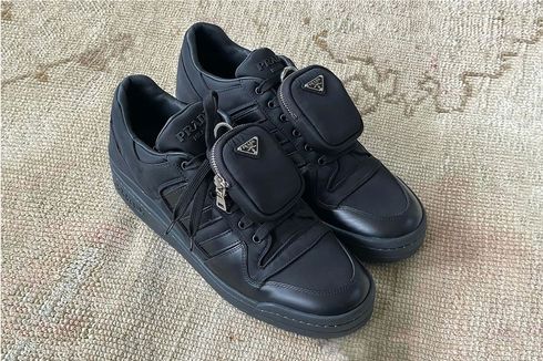 Triple Black, Hasil Kolaborasi Terbaru Prada x adidas Originals 