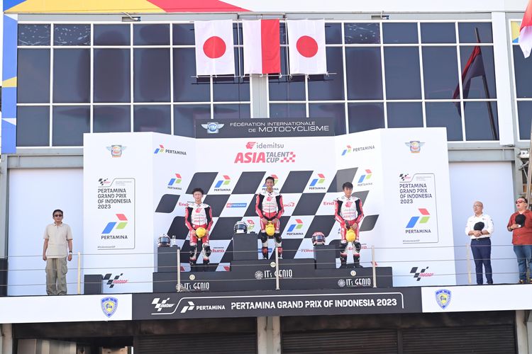 Pebalap binaan Astra Honda Motor, Veda Ega Pratama, berhasil meraih podium tertinggi sepanjang Race 1 Asia Talent Cup Seri Indonesia di Sirkuit Mandalika, Sabtu (14/10/2023). 