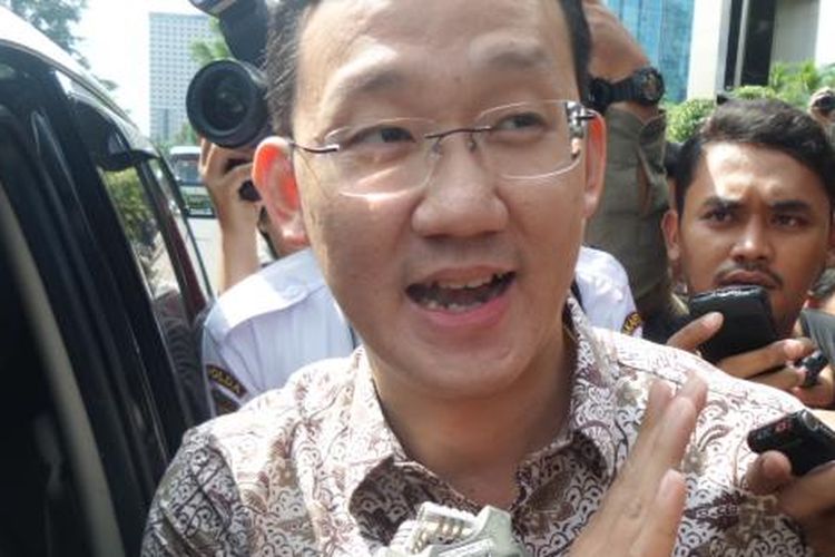 Staf Gubernur DKI Jakarta Basuki Tjahaja Purnama, Sunny Tanuwidjaja di Gedung KPK, Jakarta, Kamis (16/6/2016).