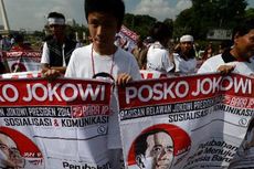 Relawan Jokowi-JK Bagi-bagi Bunga di RSCM