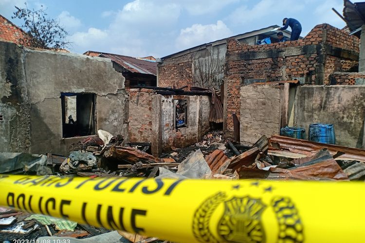 Lokasi kebakaran di Jalan KH Azhari, Lorong Famili Setia, Kelurahan 7 Ulu, Kecamatan Seberang Ulu (SU) I Palembang, Sumatera Selatan yang menyebabkan seorang warga bernama Sarkasih alias Ujuk Cang (50) tewas terpanggang.