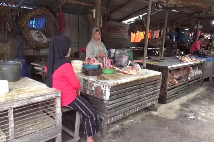 Pedagang Ayam di Pasar Tradisional Lakessi di Kota Parepare