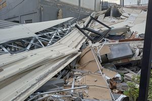 Kondisi Terkini Gedung Parkir yang Roboh di Koja, Mobil-Motor Tertimpa