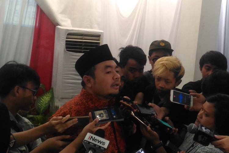 Anggota Badan Pengawas Pemilu (Bawaslu) Muhammad Afifuddin di Gedung KPU, Jakarta Pusat, Selasa (7/5/2019). 