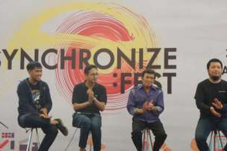 Rhoma Irama dalam konferensi pers Synchronize Fest 2016 di Mitra Terace, Gatot Subroto, Jakarta Selatan, Rabu (19/10/2016).
