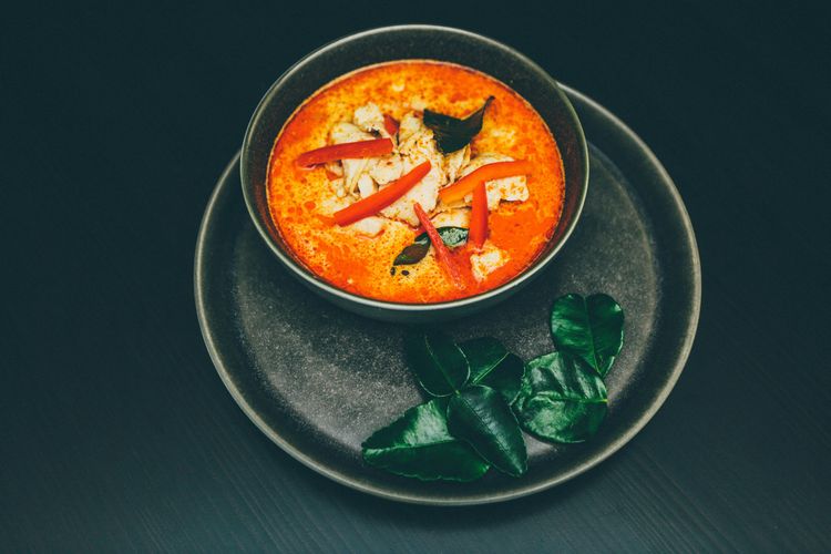 6 Cara Mengatasi Gangguan Pencernaan setelah Makan Pedas 