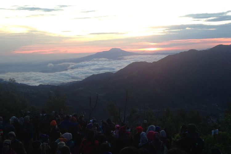 Bukit Sikunir Destinasi Favorit Berburu Sunrise Di Negeri