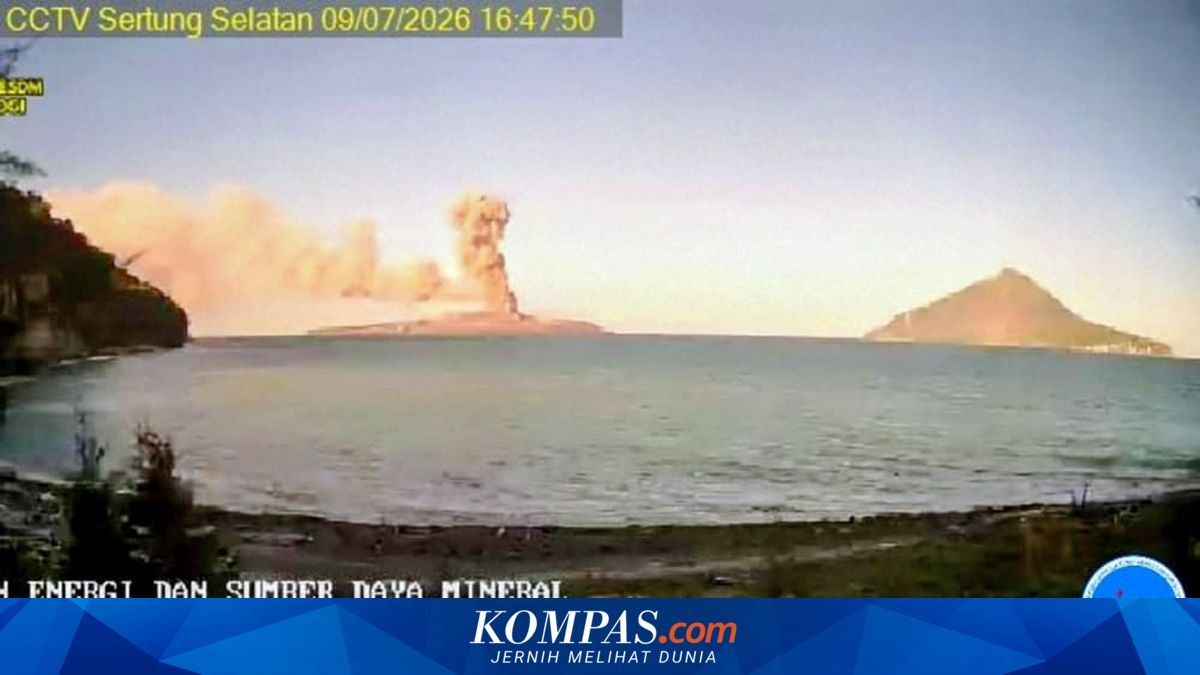 Kamis Sore Anak Krakatau Kembali Erupsi, Kolom Abu Membubung hingga 400 Meter