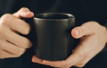 Jika dikonsumsi dengan cara yang tepat, kopi bisa membantu menurunkan berat badan.