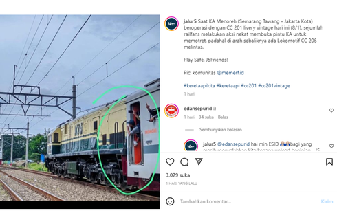 Viral, Foto Penumpang Buka Pintu Kereta demi Bisa Memotret Lokomotif Vintage, KAI Buka Suara
