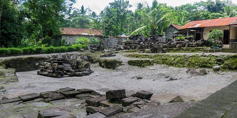 Candi Morangan yang berada 2,5 meter di bawah permukaan tanah.