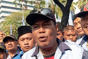 Demo di Balai Kota, Sopir JakLingko Keluhkan Tak Terima Gaji 'Full' karena Jakarta Macet