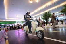 Ketika Bos PLN Menjajal Motor Listrik Konversi di IIMS 2023