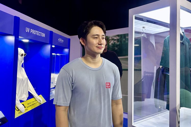 Aktor Kenny Austin dalam acara UNIQLO in Motion 2026, di Jakarta Pusat, Sabtu (9/5/20256).