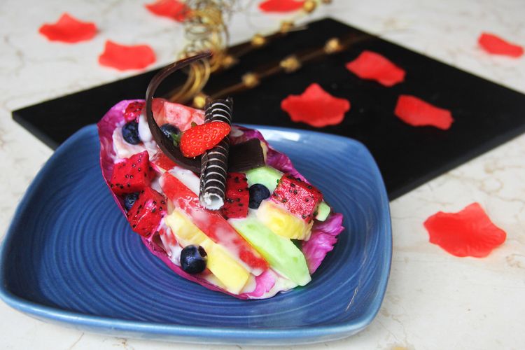 Promo Valentine Exotic Salad ala The Grove Suites by Grand Aston. 