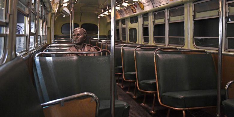 Rosa Parks, warga Montgomery, yang melakukan perlawanan terhadap rasisme pada 1955.