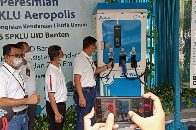 Peresmia SPKLU PLN di Aeropolis Tangerang, Banten