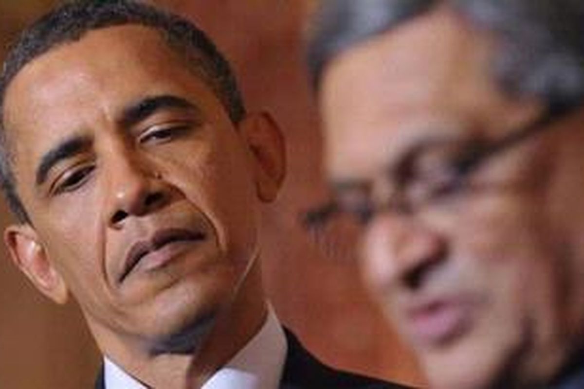 Presiden AS Barack Obama sedang menyaksikan Menteri Luar Negeri India S.M. Krishna berbicara dalam pertemuan antara delegasi India dan AS yang berlangsung hari ini, Jumat-WIB (4/6/2010) di Washington.