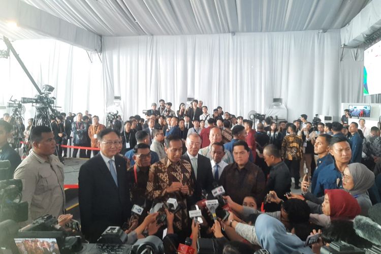 Presiden RI Joko Widodo (Jokowi) meresmikan fasilitas pabrik baterai mobil listrik pertama di Tanah Air yang dioperasikan oleh Hyundai LG Indonesia (HLI) Green Power, Rabu (3/7/2024).