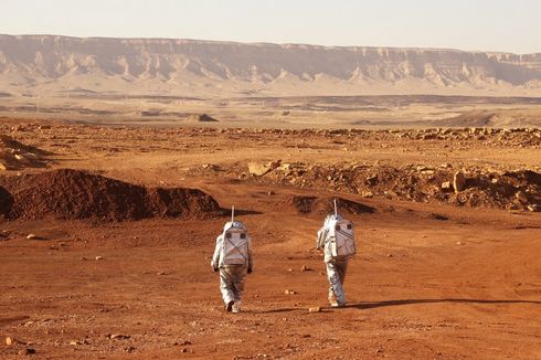 Di Kawah Israel yang Berbatu, 6 Astronot Simulasikan Hidup di Mars