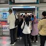 Penumpang Transjakarta Mulai Boleh Naik Bus Lepas Masker