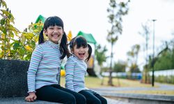 Membangun Self-Esteem Anak Perempuan agar Tangguh Sejak Dini