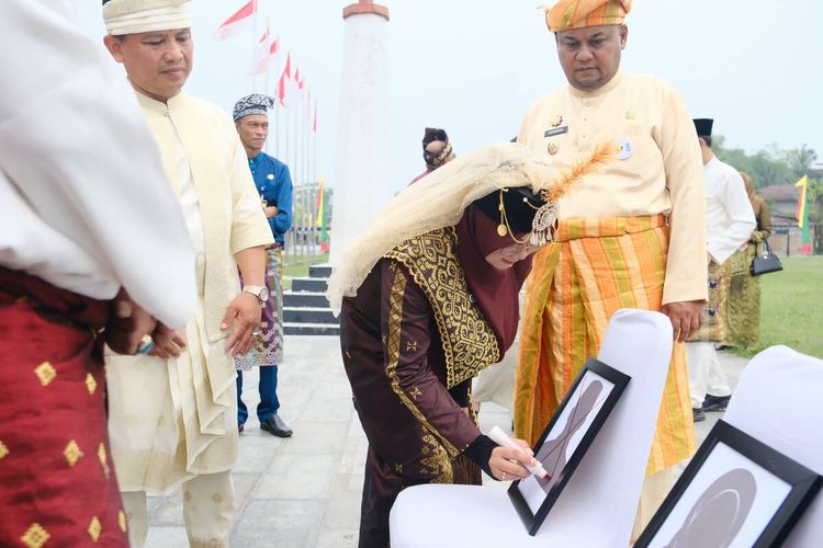 10 ASN di Siak Dipecat, Bupati Ungkap Ada yang Tak Masuk 174 Hari tapi Masih Terima Gaji