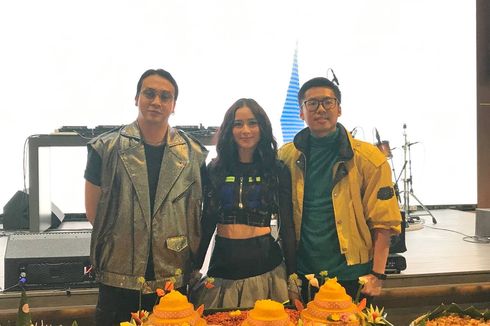 Dimaz Andrean Kolaborasi dengan Laura Theux dan Jocaso di Lagu Lucky Star