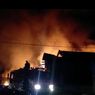 Gudang Diduga Tempat Penyimpanan Solar di Bondowoso Terbakar, Terdengar Beberapa Kali Letusan