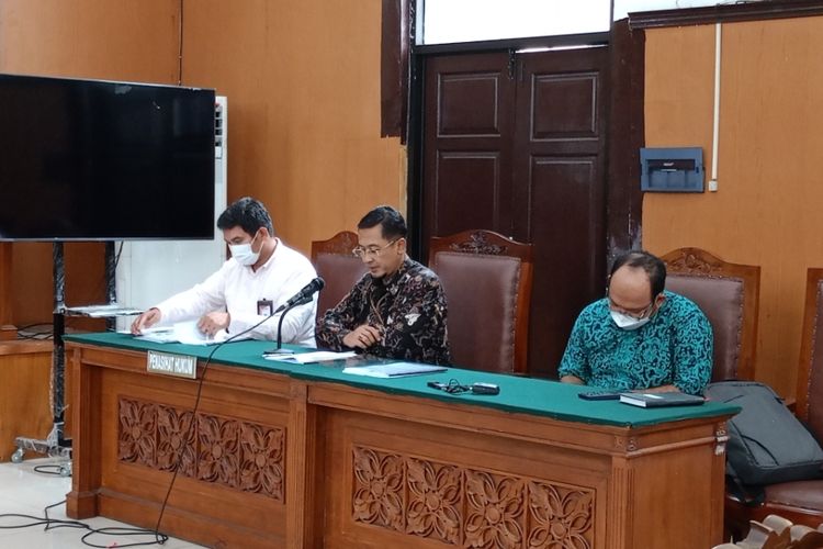 KPK saat memberi jawaban permohonan dalam sidang gugatan praperadilan Gubernur non aktif Papua Lukas Enembe di PN Jakarta Selatan, Selasa (18/4/2023).