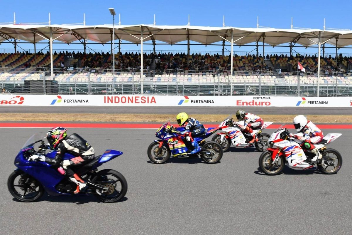 Pembalap muda mengikuti Pertamina Mandalika Racing Series 2026 Round 2 di Pertamina Mandalika International Circuit, Lombok Tengah, Nusa Tenggara Barat. 