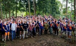Reforestasi dengan Agroforestri, Alumni Kanisius Tanam 2.200 Pohon di Bogor