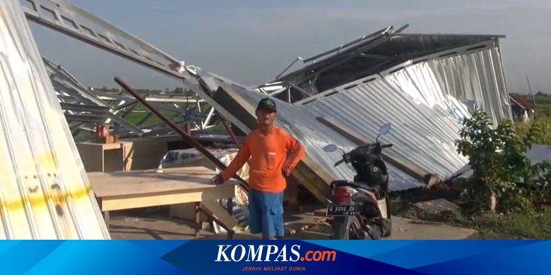Ratusan Rumah hingga Fasilitas Umum di Tegal Rusak Diterjang Angin Kencang - Vimarsana News