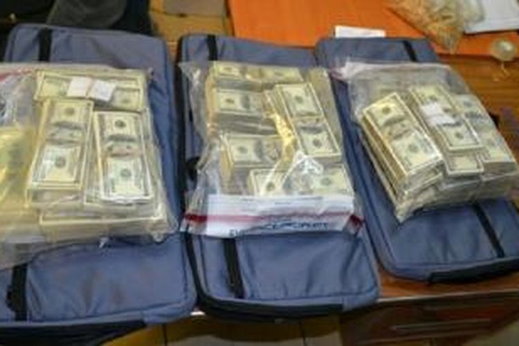 Polisi di bandara Panama menemukan uang tunai lebih dari 7 juta dollar di sejumlah tas pada 11 Januari lalu. 