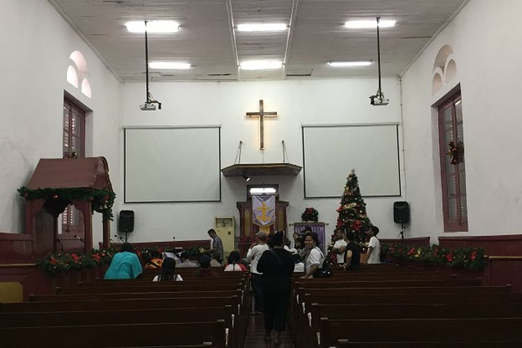Suasana Persiapan Natal di Gereja Tugu