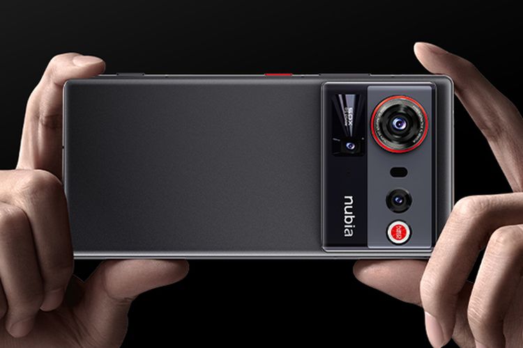 Tampilan punggung belakang ZTE Nubia Z80 Ultra