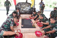 KSAD Dudung Ziarah ke Makam Bung Karno dan Kunjungi Istana Gebang