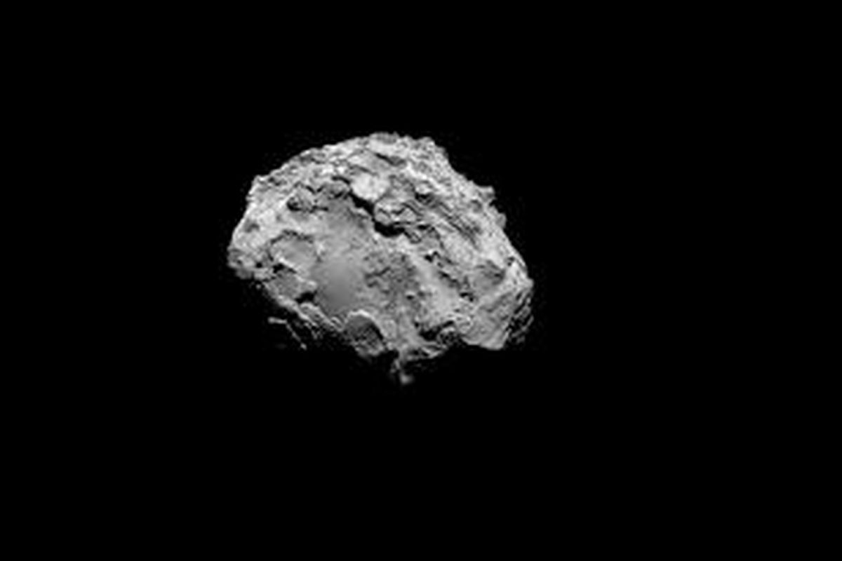 Wajah komet Comet 67/P Churyumov-Gerasimenko dari bawah, dipotret Rosetta pada 6 Agustus 2014. 