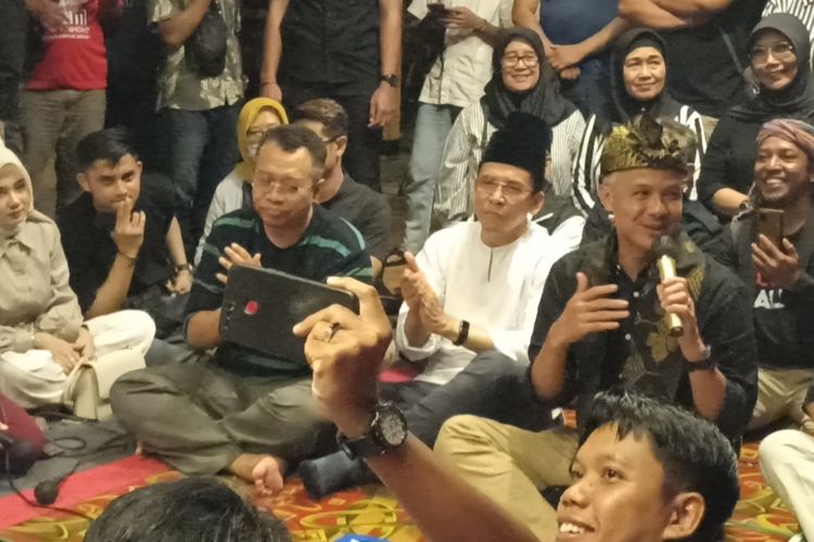 Saat mantan Gubernur NTB Zulkieflimansyah yang juga Jubir pemenangan Anies-Muhaimin hadir di acara kampanye Ganjar di Mataram, Minggu (2/12/2023)