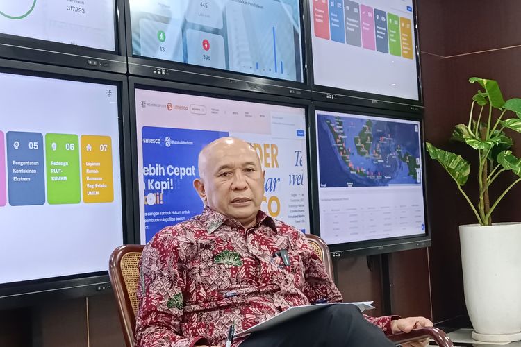 Menteri Koperasi dan Usaha Kecil Menengah (Menkop UKM), Teten Masduki, saat ditemui di kantor nya, Kuningan, Jakarta Selatan, Senin (20/3/2023).