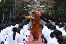 Seribu Umat Buddha Gelar Doa Perdamaian Bangsa di Mendut
