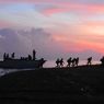 Marinir Gelar Latihan Pendaratan Amfibi di Pantai Banongan Situbondo