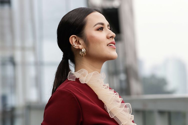 Raisa Andriana saat mengunjungi Kantor Redaksi Kompas.com di Menara Kompas, Jakarta, Selasa (26/11/2019). Raisa akan menggelar konser bertajuk Raisa Live in Concert 2020 di Stadion Utama Gelora Bung Karno, Jakarta, 27 Juni 2020 mendatang.